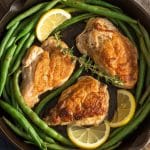 Poulet au citron et haricots verts poêlés au thym frais