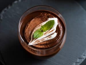 Mousse d&rsquo;avocat au cacao et lait de coco