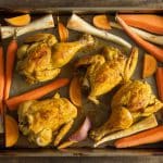 Poulet rôti au curcuma et légumes racines