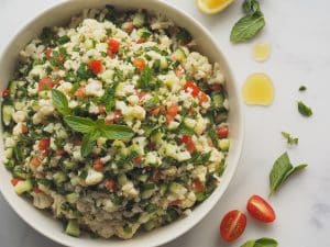 Taboulé de chou-fleur aux herbes fraîches