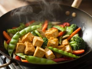 Wok de tofu aux légumes